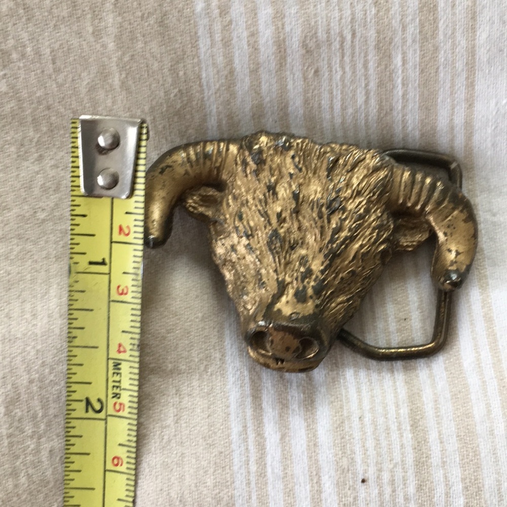 Metal Bull Belt Buckle - Picture 3 of 3